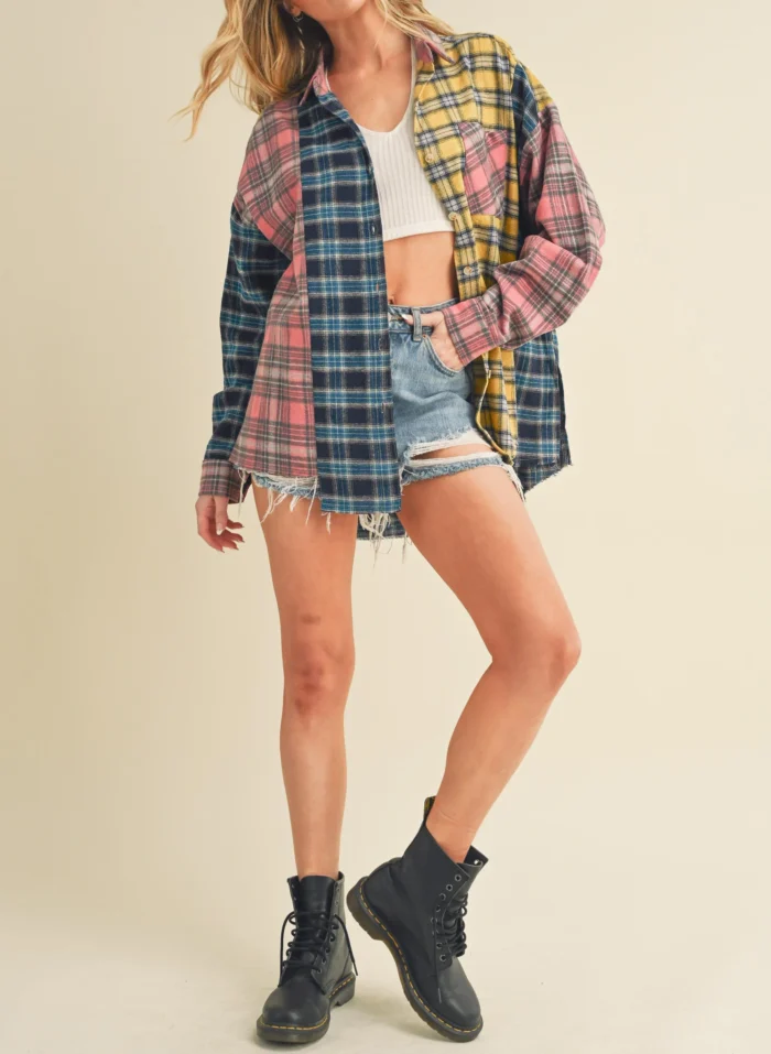 Trendy Women's Flannel Shirt - Image 2